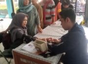 Berikan pelayanan terhadap masyarakat dan petugas penyortiran dan pelipatan surat suara Personel Polres Subang lakukan pemeriksaan dan pemberian vitamin