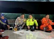 Kapolres Subang Bersama PJU Polres Subang terjun langsung untuk mengecek tempat yang terdampak bencana longsor di ds. Pasanggrahan Kec. Kasomalang dan Kp. Pangkalan ds. Cibuluh Kec. Tanjungsiang