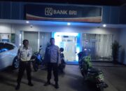 Bhabinkamtibmas Desa wanakerta lakukan patroli malam hari sasar ATM perbankan pastikan Aman