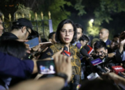 Kenapa Prabowo Masih Pilih Sri Mulyani Jadi Menkeu?