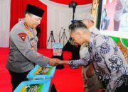 Kapolri Hadiri Bazar Ramadan Polri Presisi dan Baksos Bhayangkari 2025 di Surabaya, 3.000 Paket Sembako Dibagikan untuk Driver Ojol