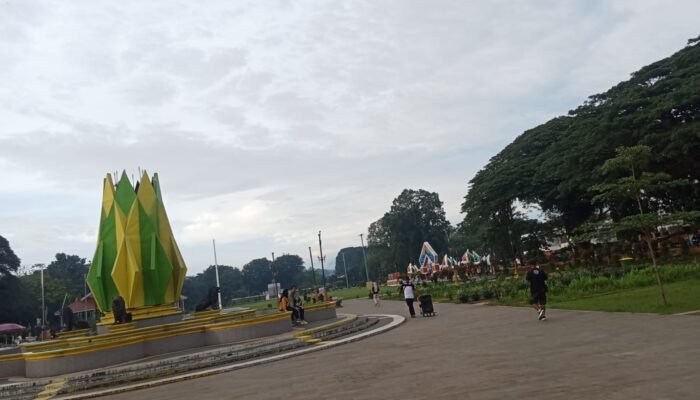 Alun – alun Jadi Spot Ngabuburit yang Paling Sering Dikunjungi, Warga : Harus Rutin Gelar Acara Bernuansa Keagamaan