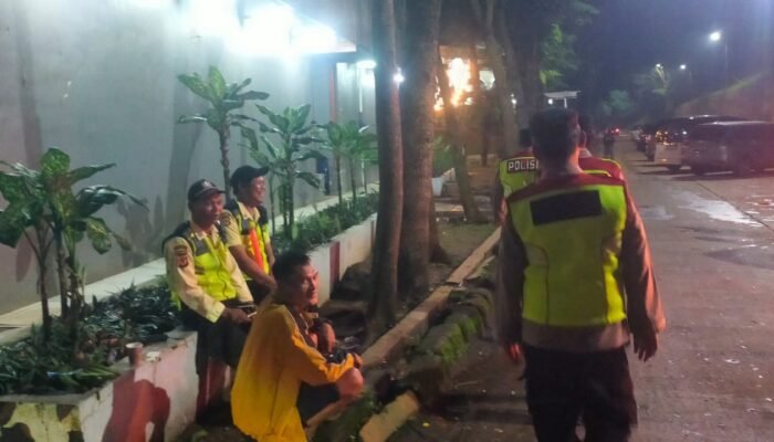 Pengamanan Ops Ketupat Lodaya 2026, Arus Lalu Lintas di Rest Area 101 B Tol Cipali Terpantau Aman dan Lancar