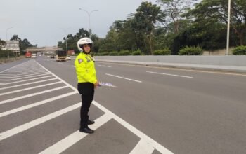 Satlantas Polres Subang Putar Balik Kendaraan Sumbu 3 di Gerbang Tol, Demi Kelancaran Arus Mudik Lebaran 2026