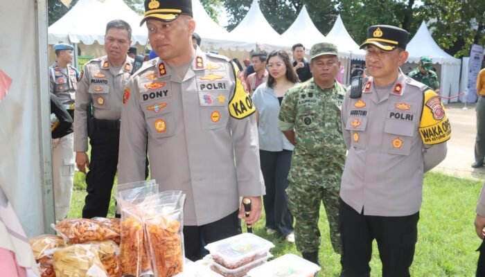 Polres Subang Gelar Gerakan Pangan Murah, Kapolres Turun Langsung Ringankan Beban Masyarakat