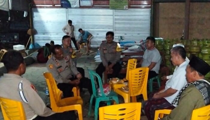Silaturahmi Plh. Kapolsek Binong Bersama Tokoh Masyarakat dan Tokoh Agama Desa Bojongkeding