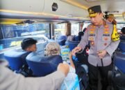 Kapolri Lepas 80 Bus Mudik Gratis, Pastikan Kesiapan Sopir Antar Masyarakat ke Tujuan