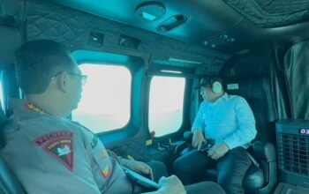 Cek Kesiapan Arus Mudik Pelabuhan Merak, Kapolri, Panglima hingga Menko PMK Patroli Naik Heli