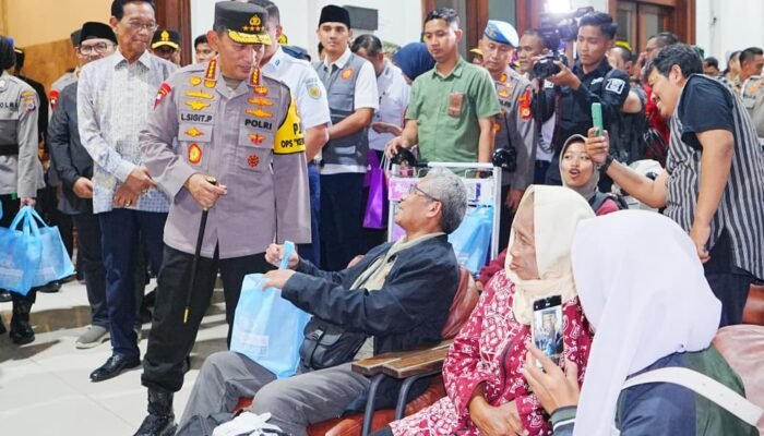 Tinjau Stasiun Tugu DIY, Kapolri Pastikan Puncak Arus Mudik Berjalan Aman
