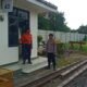 Personel Polsek Purwadadi Laksanakan Patroli dan Deteksi Kepadatan Penumpang di Pos KAI