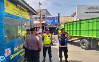 Personel Pos Pam Pasar Cipeundeuy Gelar Apel Pratugas Ops Ketupat Lodaya 2026, Siap Amankan Arus Mudik Lebaran