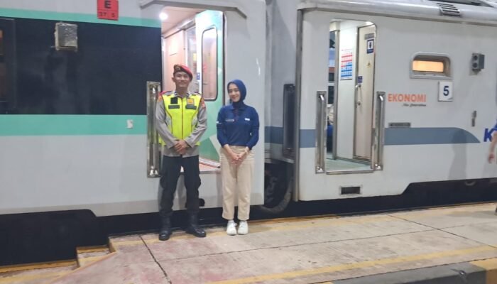 Pelayanan Penumpang KAI di Stasiun Pagaden Berjalan Lancar, Belum Terjadi Lonjakan Signifikan