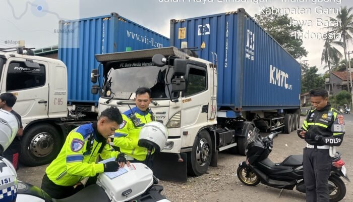 Polda Jabar Tindak 1.700 Truk Sumbu Tiga yang Masih Melanggar, Edukasi dan Pengawasan Akan Ditingkatkan