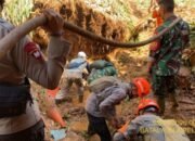 Korban Longsor di Sumedang Ditemukan, Tim SAR Brimob Jabar Tunjukkan Respons Cepat