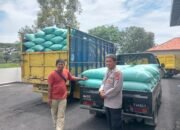 Personel Polsek Jajaran Polres Subang Panen Jagung dan Antar Hasil Panen ke Gudang Pangan Polda Jabar