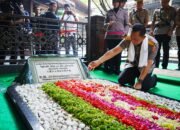 Jelang Hari Bhayangkara, Kapolri Ziarah ke Makam Gus Dur