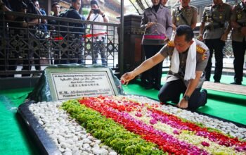 Jelang Hari Bhayangkara, Kapolri Ziarah ke Makam Gus Dur