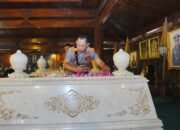 Usai Soekarno dan Gus Dur, Kapolri Ziarah-Tabur Bunga ke Makam Soeharto