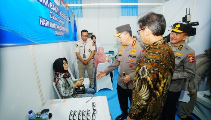 Hadiri Puncak Bakti Kesehatan, Kapolri: Berikan Pelayanan Terbaik ke Masyarakat dan Anggota